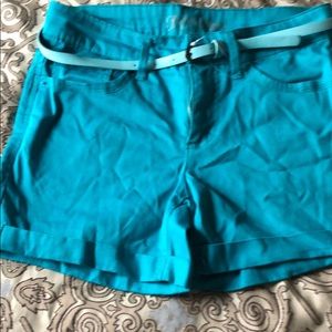 Cotton stretch shorts.